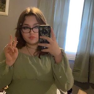 Meet your Posher, Adrianna